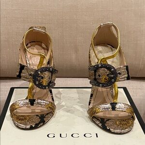 Gucci Women's Metallic Gold and Black Heels